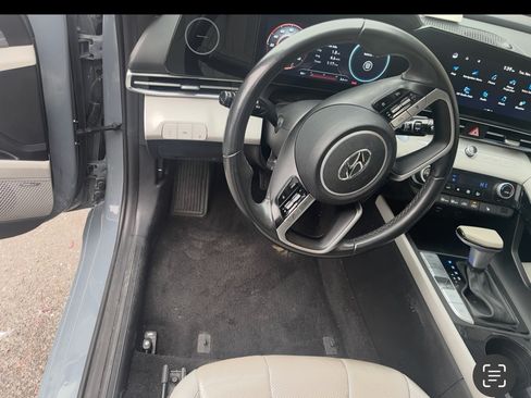 Used 2023 Hyundai Elantra Limited image 26