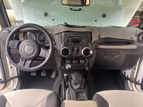 Used 2015 Jeep Wrangler Sport w/ Quick Order Package 23S image 18