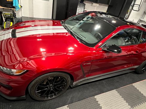 Used 2019 Ford Mustang Shelby GT350 w/ Technology Package image 5