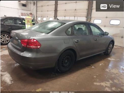 Used 2014 Volkswagen Passat 1.8T S image 5