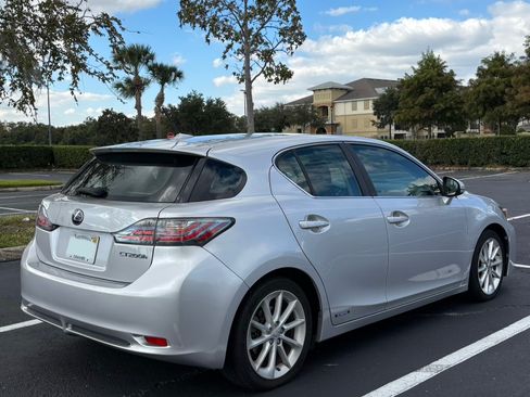 Used 2011 Lexus CT 200h Premium w/ Premium Audio Pkg image 9