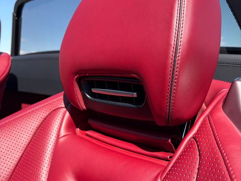 Used 2018 Mercedes-Benz SL 63 AMG image 19