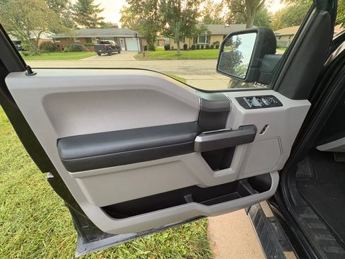 Used 2020 Ford F150 XLT w/ Equipment Group 302A Luxury AWD/4WD image 6