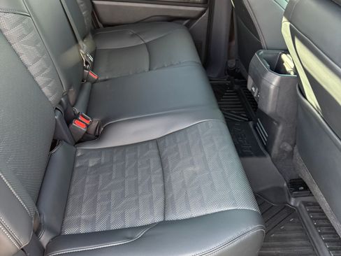 Used 2024 Toyota Tacoma TRD Off-Road image 17