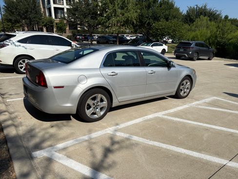 Used 2010 Chevrolet Malibu LT w/ Power Convenience Package FWD image 6
