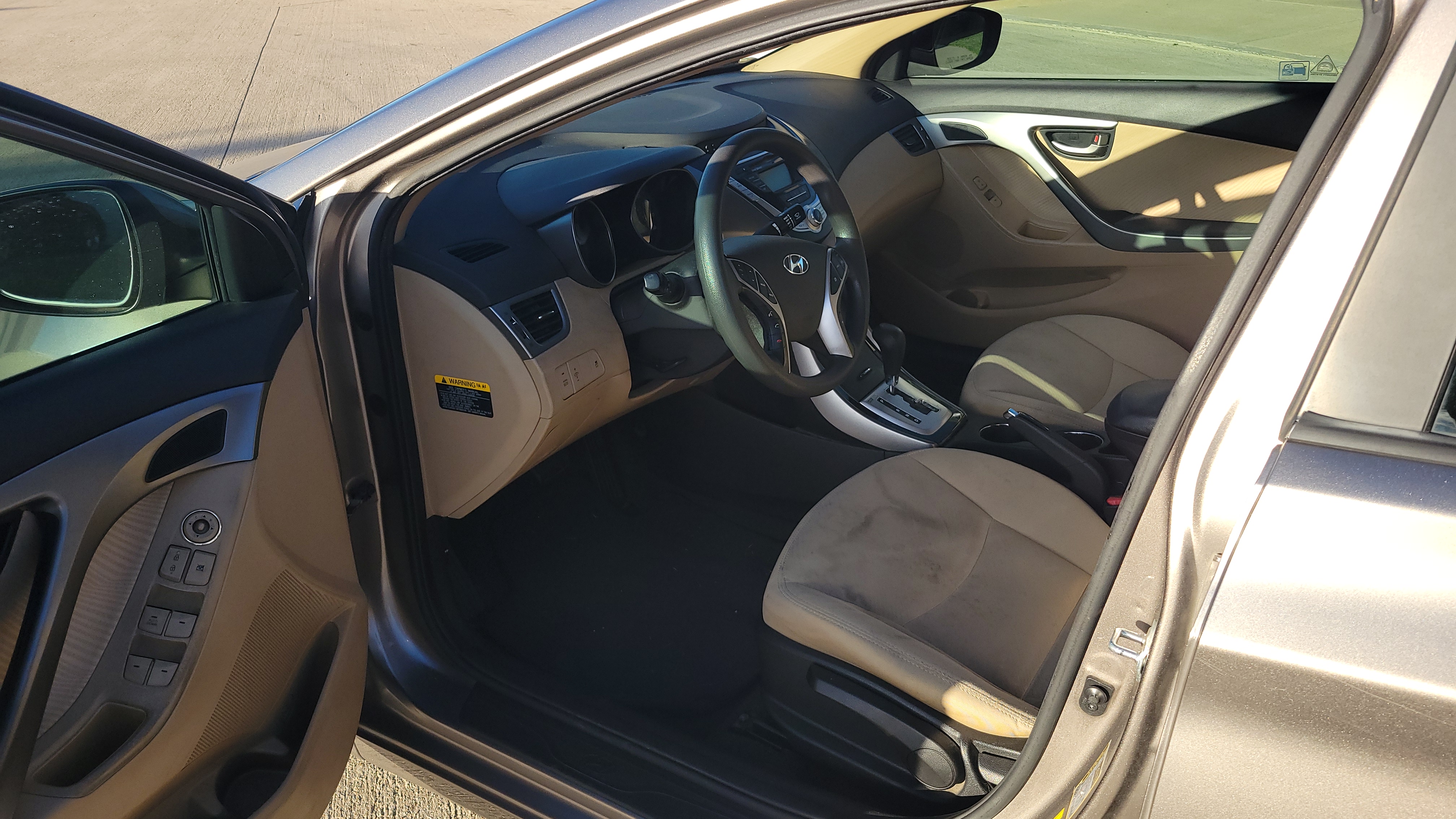 Used 2013 Hyundai Elantra GLS w/ Preferred Pkg FWD image 10