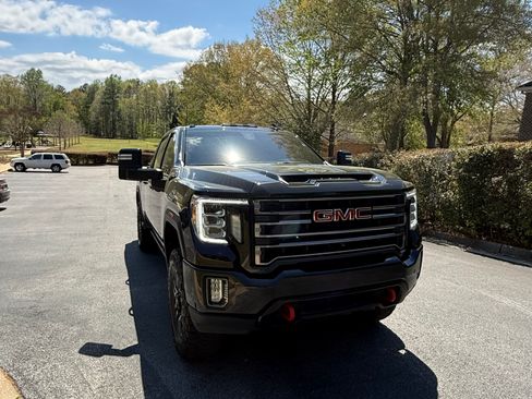 Used 2022 GMC Sierra 2500 AT4 w/ AT4 Premium Plus Package image 8