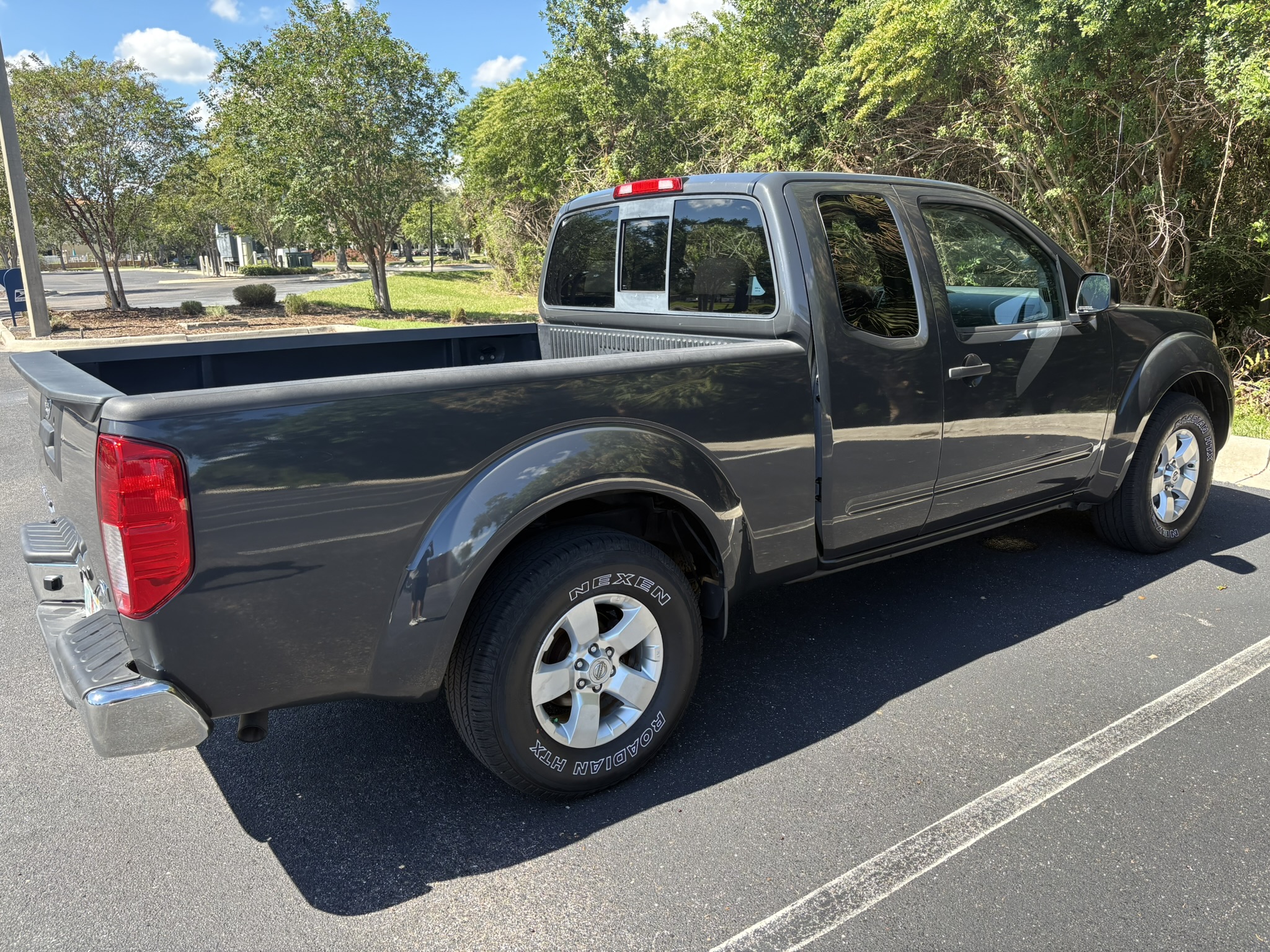 Used 2013 Nissan Frontier SV RWD image 5