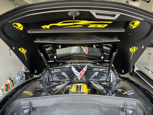 Used 2023 Chevrolet Corvette Stingray Coupe w/ Z51 Performance Package image 11