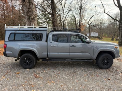 Used 2021 Toyota Tacoma SR5 image 2