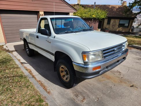 Used 1994 Toyota T100 DX image 5