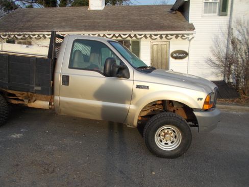 Used 2000 Ford F350 4x4 Regular Cab Super Duty image 2