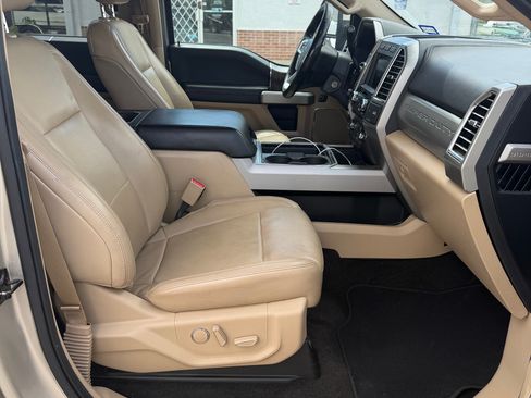 Used 2017 Ford F250 Lariat w/ Lariat Value Package image 18