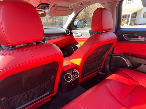 Used 2021 Alfa Romeo Giulia Sprint w/ Nero Edizione image 16