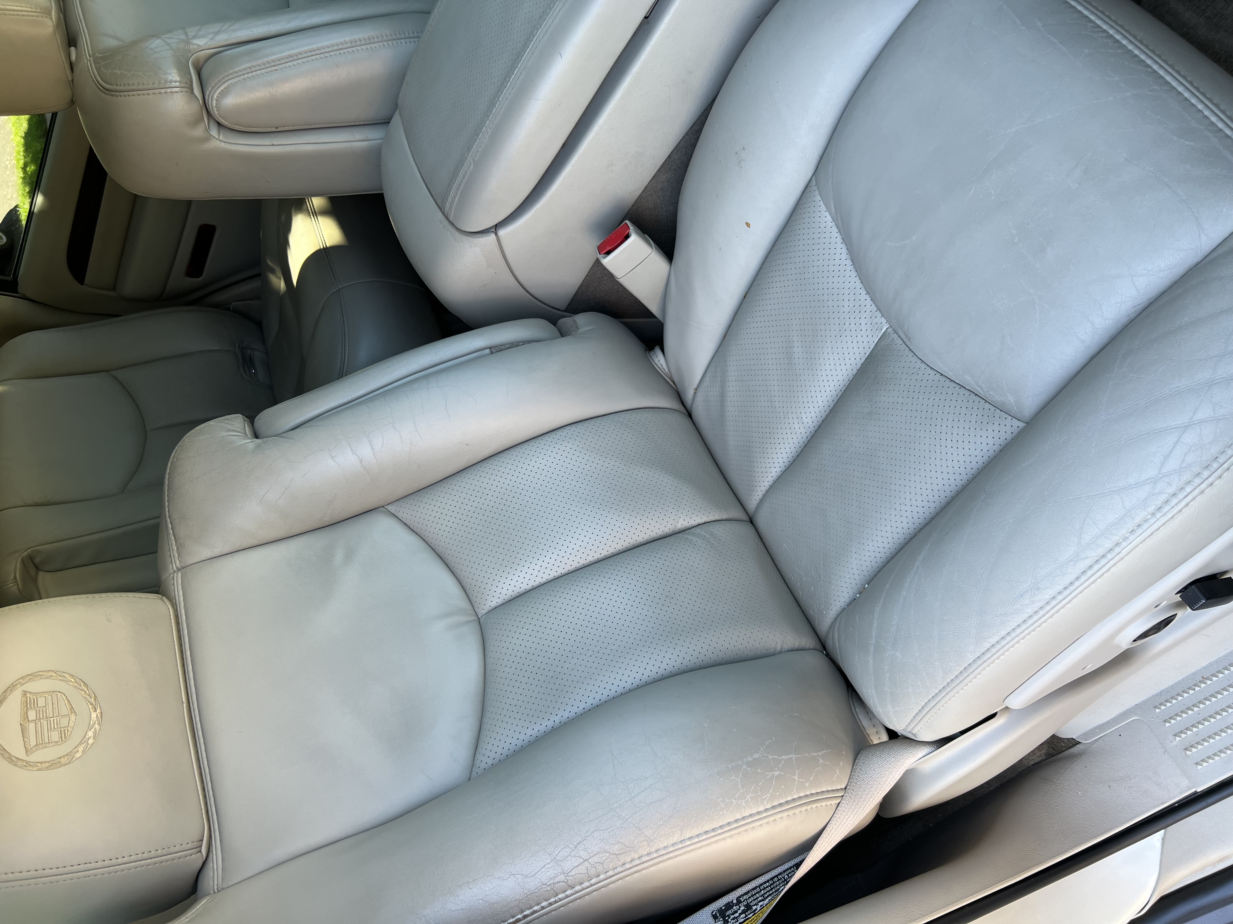 Used 2004 Cadillac Escalade AWD image 13