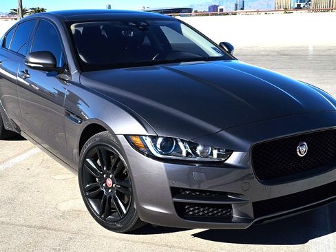Used 2019 Jaguar XE Prestige image 1