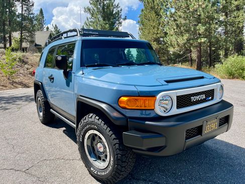 Used 2014 Toyota FJ Cruiser 4WD w/ Trail Teams Ultimate Edition image 10