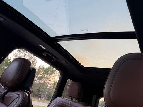 Used 2023 Lincoln Aviator Reserve w/ Equipment Group 201A image 9