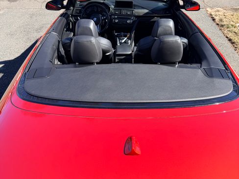 Used 2015 BMW M4 Convertible image 5