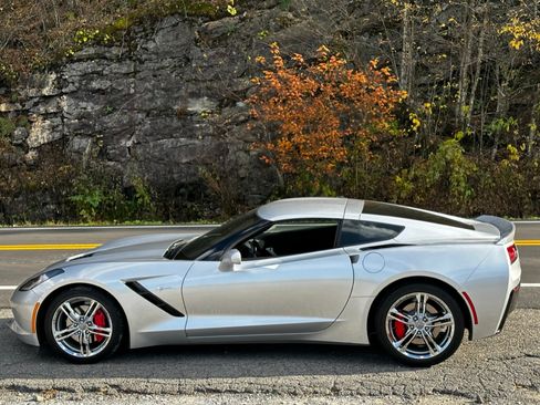 Used 2017 Chevrolet Corvette Stingray Coupe w/ 2LT Preferred Equipment Group image 5