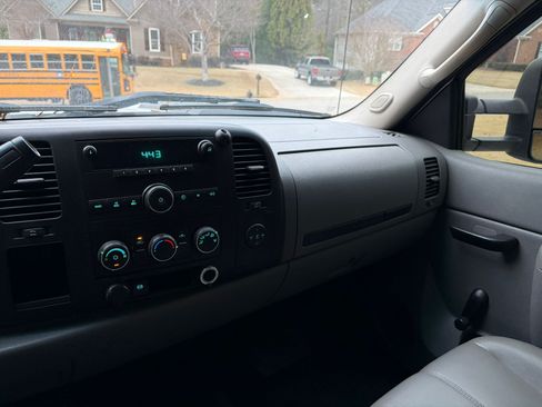 Used 2011 Chevrolet Silverado 3500 W/T image 13