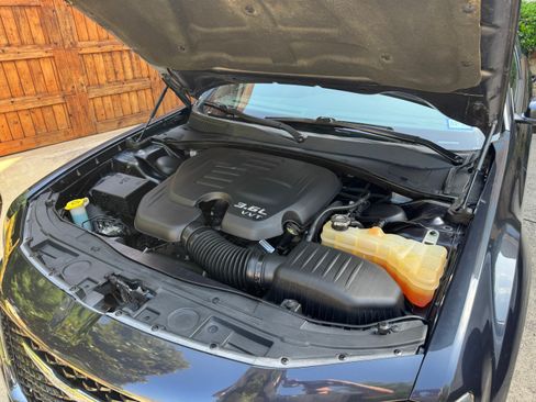 Used 2019 Chrysler 300 S image 17