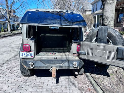 Used 2005 Jeep Wrangler Rubicon image 5