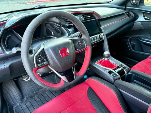 Used 2019 Honda Civic Type R image 11