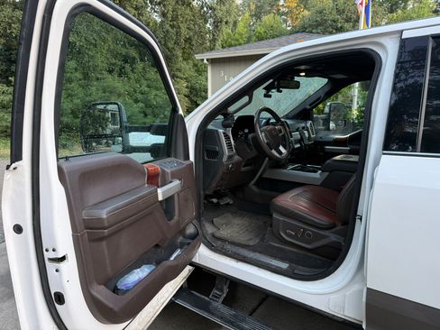 Used 2019 Ford F350 King Ranch AWD/4WD image 12