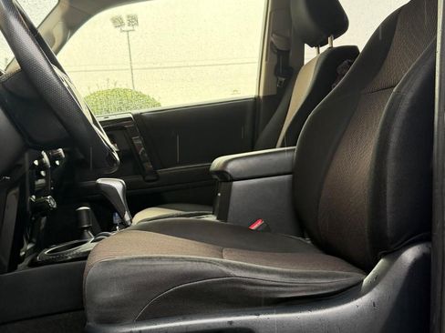 Used 2020 Toyota 4Runner TRD Off-Road AWD/4WD image 7