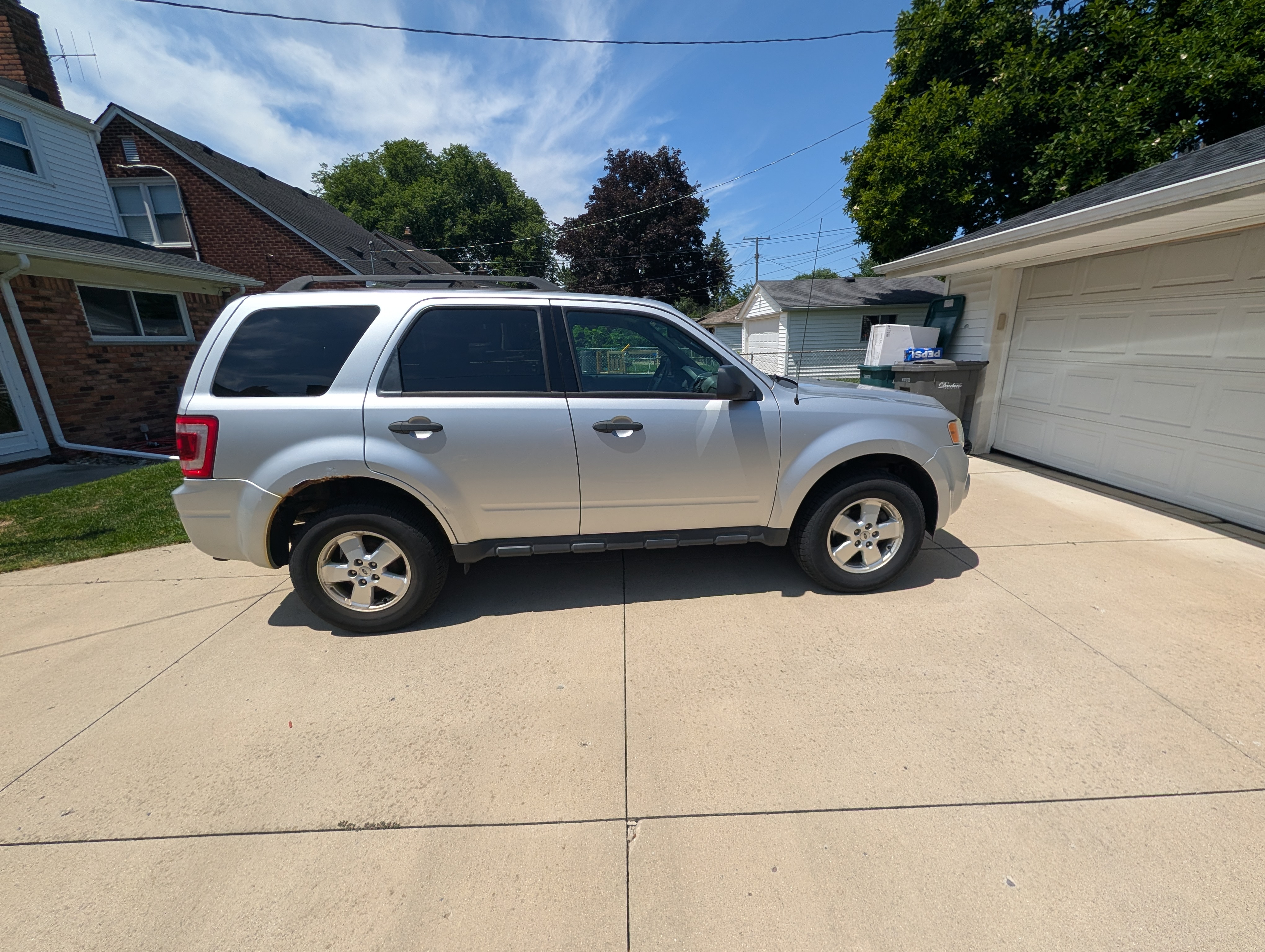 Used 2012 Ford Escape XLT FWD image 1