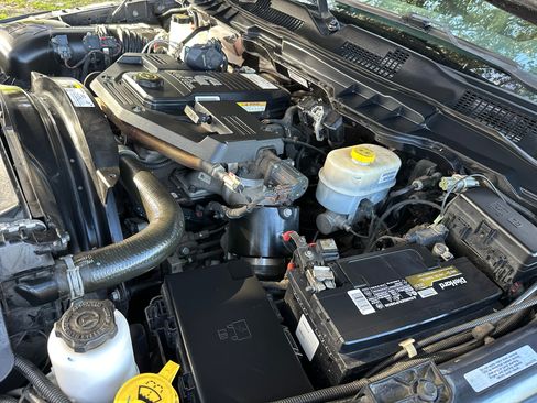 Used 2018 RAM 2500 Tradesman w/ Chrome Appearance Group image 18