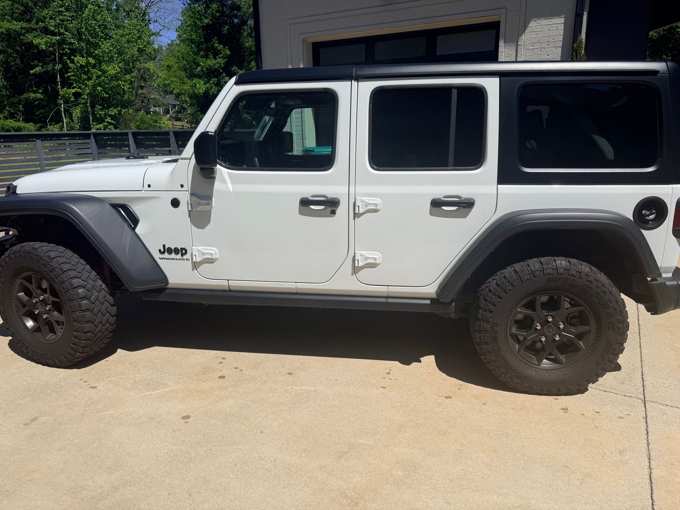 Used 2024 Jeep Wrangler Unlimited Sport AWD/4WD image 2