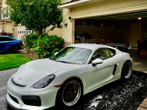 Used 2016 Porsche Cayman GT4 image 21