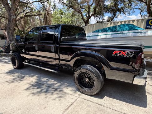 Used 2016 Ford F250 XLT w/ XLT Premium Package AWD/4WD image 6