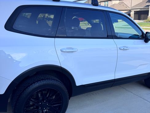 Used 2021 Kia Telluride EX FWD image 9