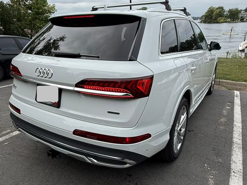 Used 2022 Audi Q7 3.0T Premium Plus w/ Premium Plus Package AWD/4WD image 10
