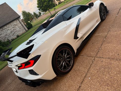 Used 2023 Chevrolet Corvette Stingray Convertible w/ 1LT image 8