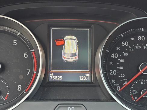 Used 2017 Volkswagen GTI Autobahn image 16