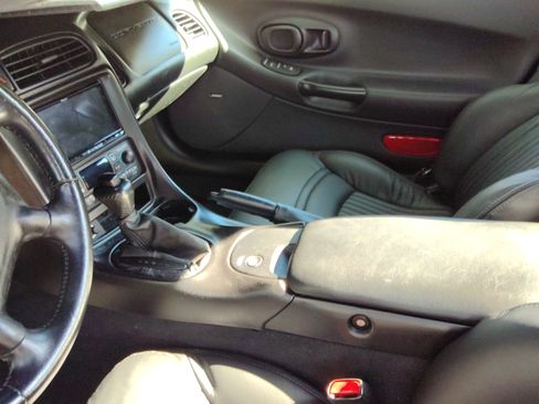 Used 1998 Chevrolet Corvette Coupe w/ Roof Pkg image 11