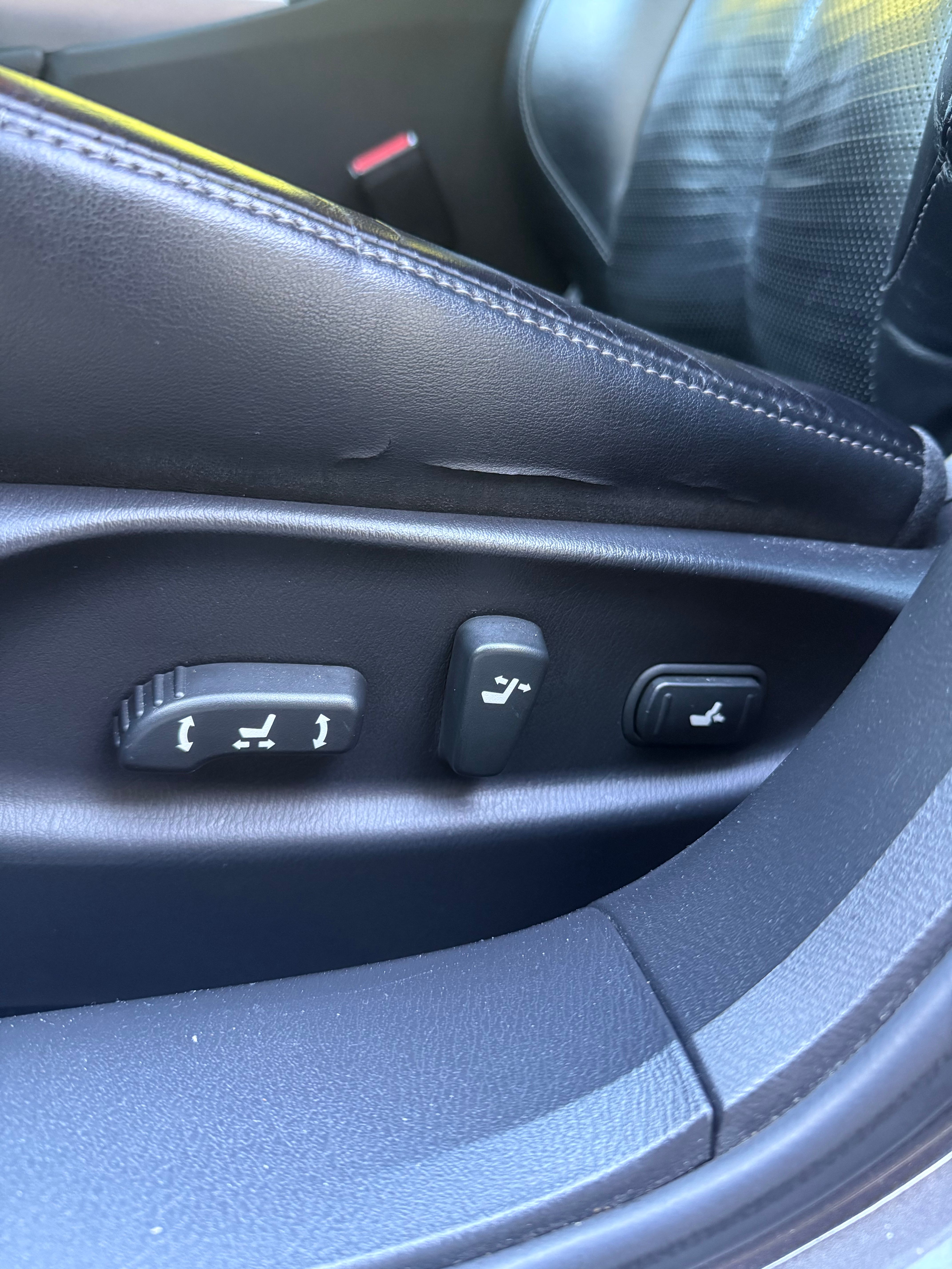 Used 2011 INFINITI M37 w/ Sport Pkg RWD image 20