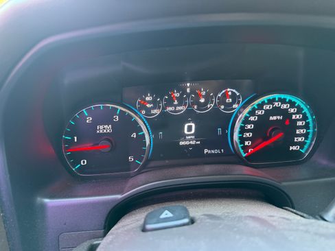 Used 2017 GMC Sierra 2500 Denali w/ Duramax Plus Package AWD/4WD image 8