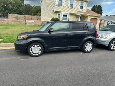 Used 2009 Scion xB Hatchback 4D image 6