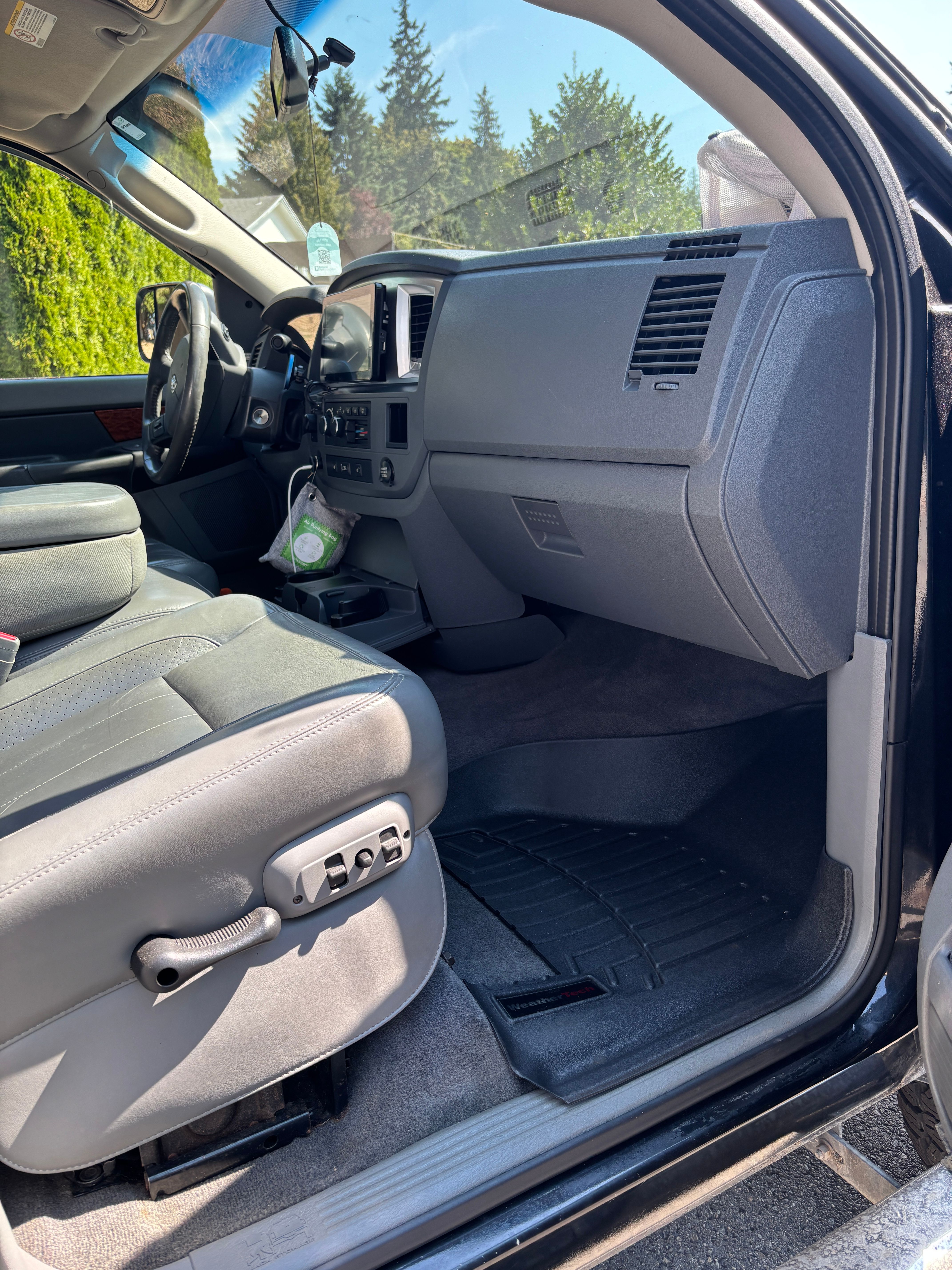 Used 2007 Dodge Ram 3500 Truck Laramie AWD/4WD image 10