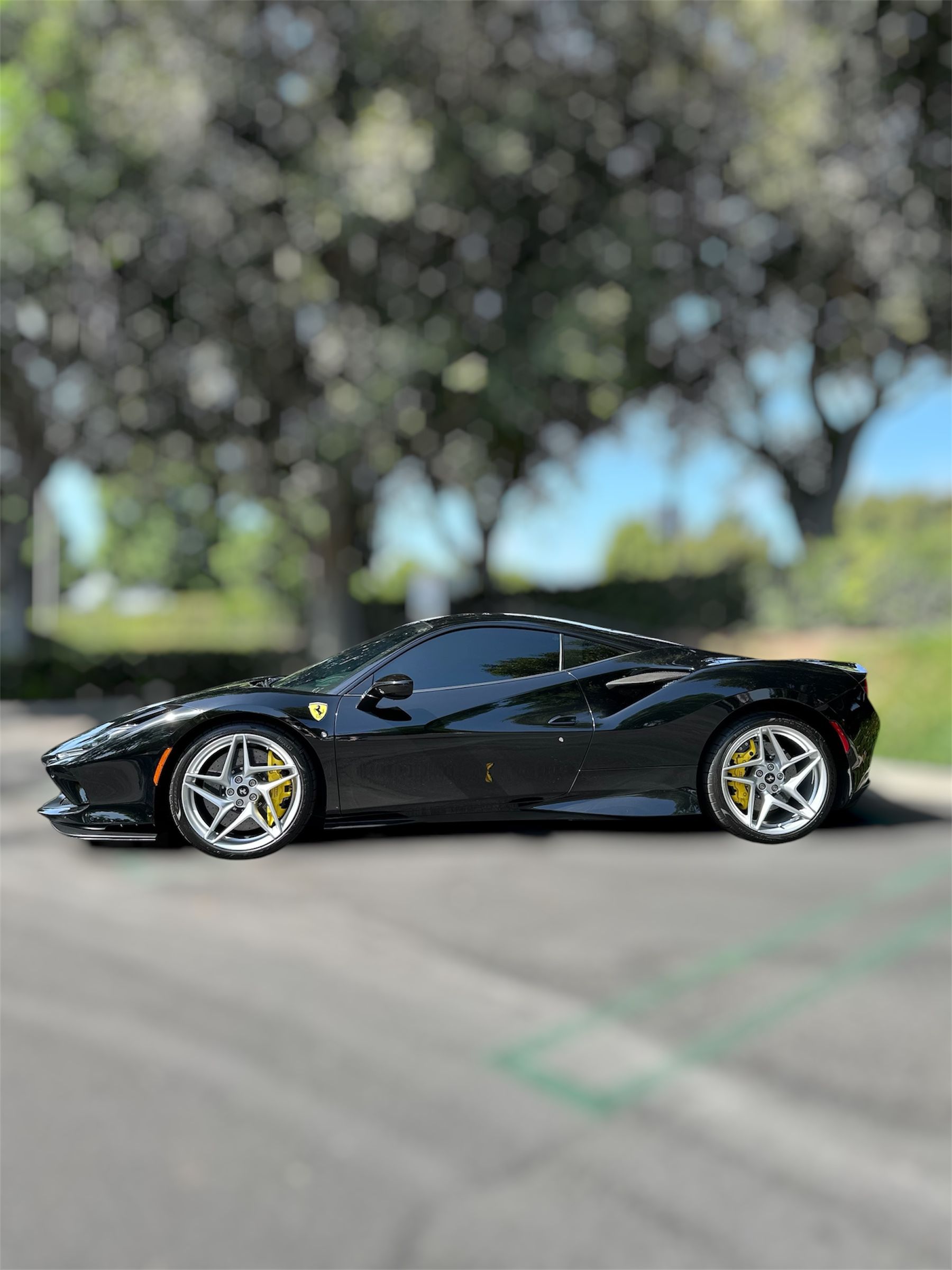Used 2020 Ferrari F8 Tributo RWD image 5