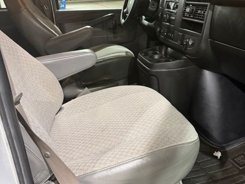 Used 2017 Chevrolet Express 3500 LT w/ LT Preferred Equipment Group image 11