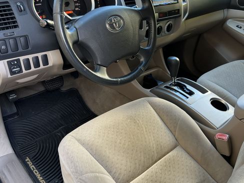 Used 2006 Toyota Tacoma PreRunner image 16
