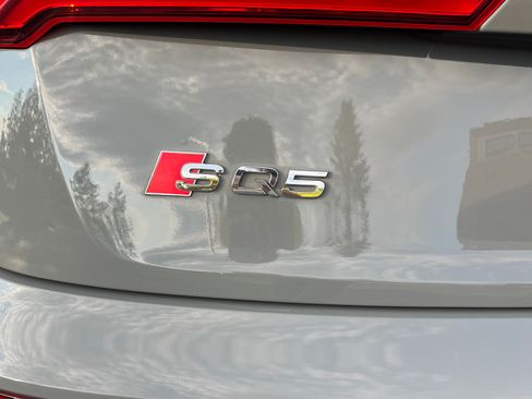 Used 2019 Audi SQ5 Premium Plus w/ Premium Plus Package AWD/4WD image 19