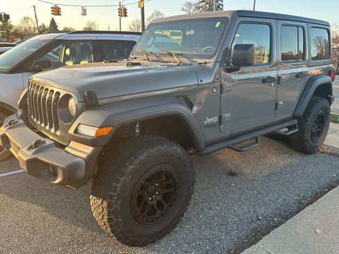 Used 2018 Jeep Wrangler Unlimited Sport S image 1