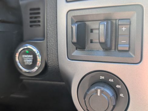 Used 2017 Ford Expedition EL Platinum image 23